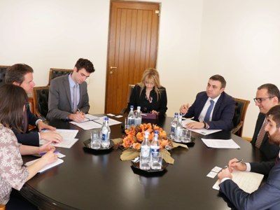 Armenia minister of economy receives ambassador of France