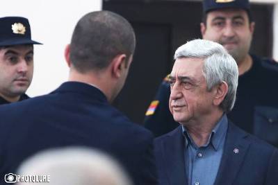 «Հրապարակ». Չնայած իշխանության մեսիջներին՝ Սերժ Սարգսյանի աջակիցները նոր պիկետ են պլանավորում