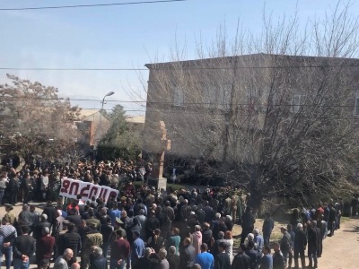 Armenian contractual serviceman killed from adversary's gunshot buried through military procedure