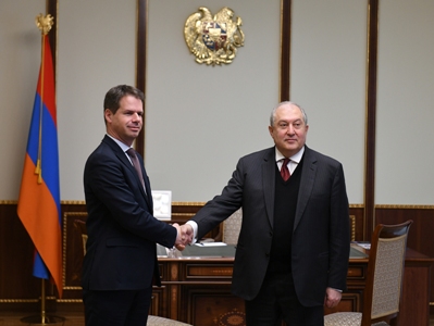 Armenia President, France Ambassador discuss coronavirus situation