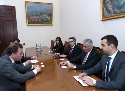Armenia Deputy PM receives AliExpress Russia leadership