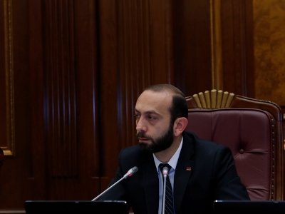 Спикер НС поручил подготовиться к возможному заседанию парламента в связи с вопросом введения ЧС