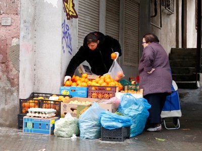 «Որոշ մարդիկ շարունակում են բացօթյա առեւտուրը. հորդորում ենք չգնել փողոցում վաճառվող սնունդ. դրանք վտանգավոր են»
