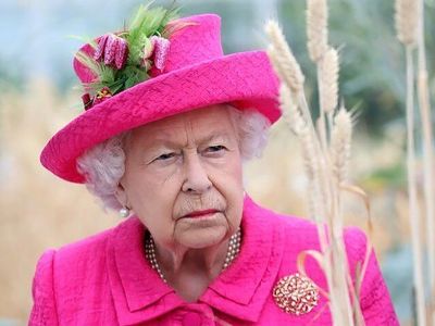 Elizabeth II returns to Buckingham Palace despite coronavirus threat