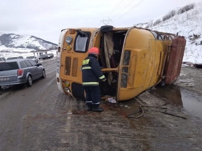 24 people injured in collision of minibus and car in Armenia’s Lori