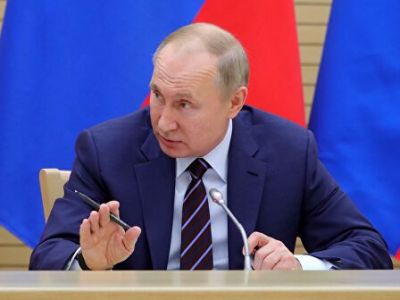Путин призвал россиян не покупать продукты впрок