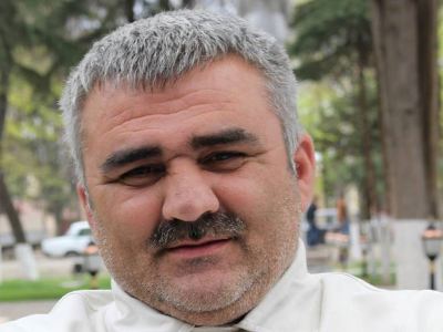 Освобожденный из тюрьмы в Азербайджане журналист уехал к семье в Берлин