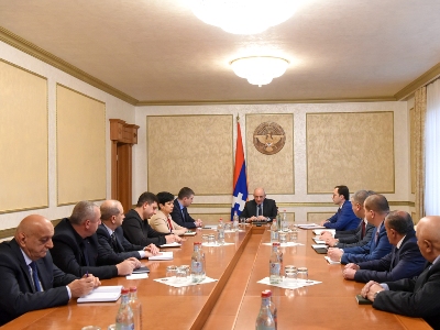 Արցախի նախագահի մոտ քննարկել են նոր կորոնավիրուսի տարածման կանխարգելման ուղղությամբ տարվող աշխատանքները