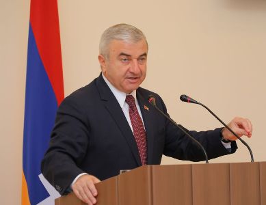 Կարեւոր սկզբունքը պետական համակարգի աշխատողների սրտացավ վերաբերմունքն է. Աշոտ Ղուլյան