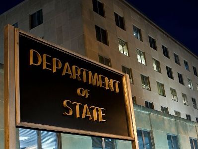 Госдеп призывает граждан не покидать США