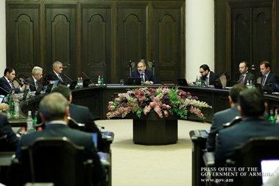 «Ժողովուրդ». Վարչապետի հրահանգը էկոնոմիկայի նախարարին և տնտեսվարողների «մութ» գործերը