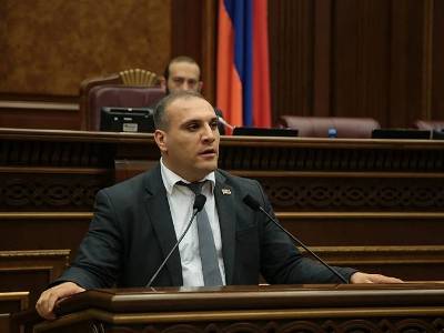 Գեղեցիկ աղջկա կամ սիրուն քոթոթի հետեւում երբեք չգիտես, թե ով է թաքնված. Համազասպ Դանիելյան