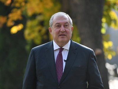 Президент Армении поздравил президента Греции с Днем Независимости