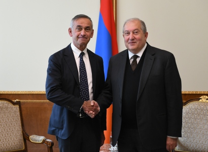 Արմեն Սարգսյանն առաջարկել է ՀՀ-ում կորոնավիրուսի բուժման համար թոքերի պարզագույն օդափոխիչներ ստեղծել եւ արտադրել