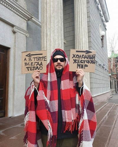 «Ոչ ոք չի վիճում հանդերձարանի աշխատակցուհու հետ»․ թանգարանների եւ թատրոնների աշխատակիցների ֆլեշմոբը (ֆոտո)