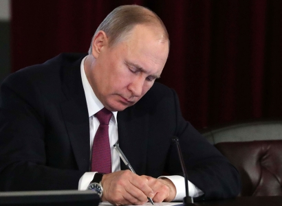 RIA Novosti: Putin signs law giving government power to establish emergency situation regime