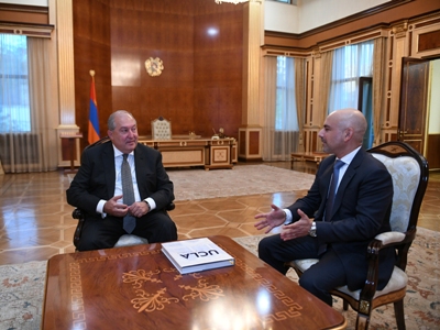 Armenia President has telephone conversation with Dr. Eric Esrailian