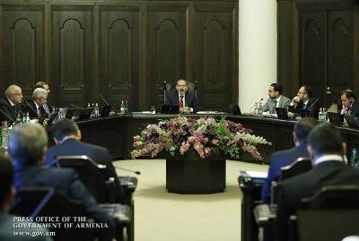 Newspaper: Armenia government representatives will not refuse their bonuses