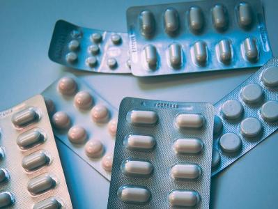 US approves clinical trials of hydroxychloroquine for COVID-19 treatment