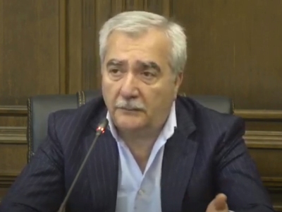 Armenia parliament majority: Army general staff ex-chief must come to April 2016 war inquiry committee meeting