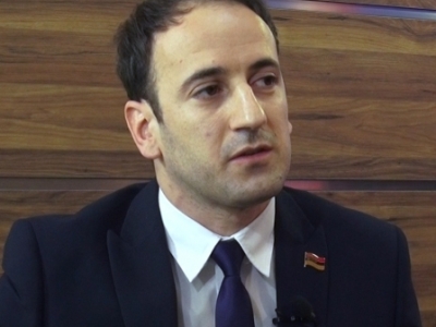 Այդ վարկի սպասարկումից հետո քաղաքային իշխանությունը կորոշի՝ ընդհանրապես  մեզ կարմիր գծեր պետք է, թե պետք չի. պատգամավոր