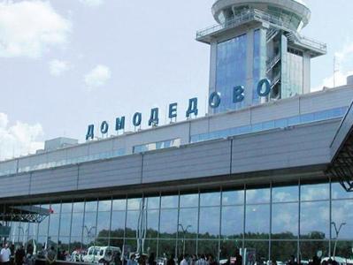 Armenia citizen waiting for flight in Moscow to return and serve in army