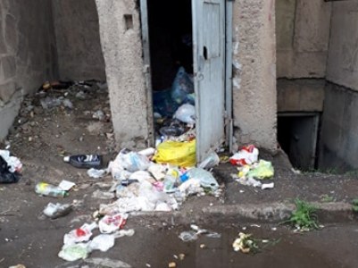 Զրո արձագանք. Հինգերորդ օրն է երեւանյան բակում կատվի դիակ է քայքայվում (ֆոտո)