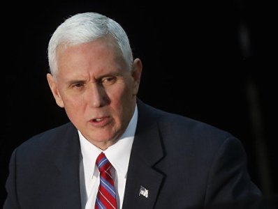 Вице-президент США при посещении клиники не счел нужным надеть маску