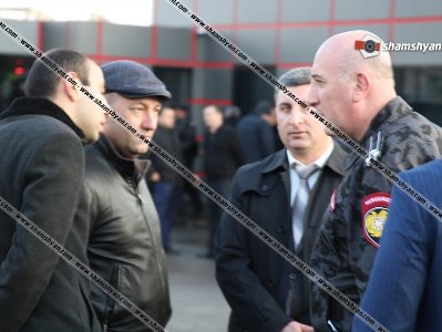 30 դիմակավորված մարդ գիշերը 5-ին մտել են իմ տուն, մորս խփել-գցել գետնին, իսկ եղբորս տարել. Նորատուսի բնակիչ. 168.am