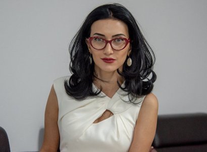 Մեկը չկա Փաշինյանի կողքը, որ խորհուրդ տա, հետ պահի էմոցիոնալ ու բռնկուն որոշումներից. Արփինե Հովհաննիսյան