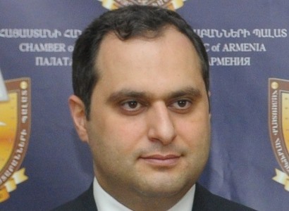 2020 թվականն է. հայհոյանքները եւ վիրավորանքները դարձել են փոխադարձ, իսկ մթնոլորտը՝ շիկացած. Արա Զոհրաբյան