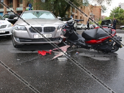 Երեւանում բախվել են BMW-ն ու մոպեդը. մոպեդավարը տեղափոխվել է հիվանդանոց