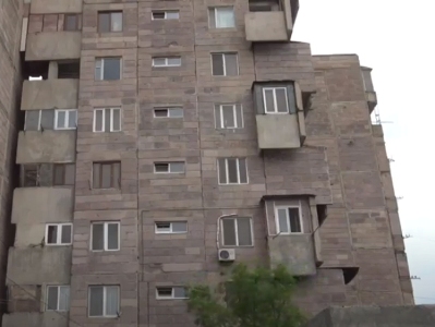 Գիշերը 4-ի մոտերը խուլ դմփոց լսեցի. հարեւանը՝ 9-րդ հարկից երեխաների հետ դուրս նետված տղամարդու դեպքի մասին