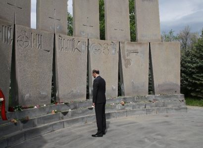 Secretary of Security Council of Armenia visits Yerablur military pantheon