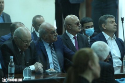 Newspaper: Armenia authorities may not be satisfied only with discrediting ex-PMs