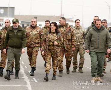 «Հրապարակ». Ելակի մատակարարման հետեւից երեւում են Դավիթ Տոնոյանի եւ Աննա Հակոբյանի «ականջները»