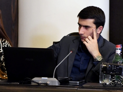 Armenian journalist tests positive for COVID-19