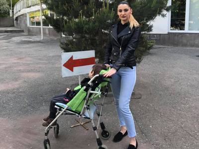 «ԲԿ-ի բակը հիվանդասենյակից հետո հսկայական տարածք է թվում». Երիտասարդ մայրն ու երեխան կորոնավիրուսից ապաքինվել են