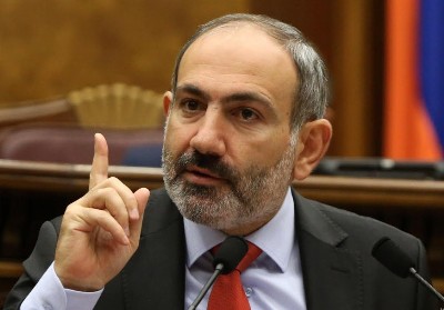 «Փաստ». Իսկ ո՞ւմ հետ «կապ ունի» երկրի վարչապետը