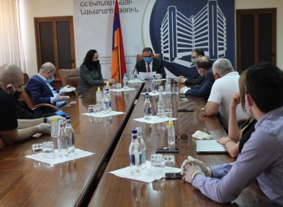 Armenia economy minister discusses tourism