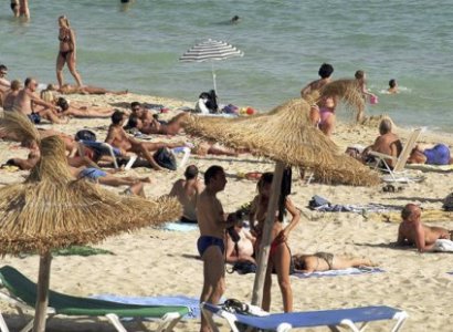 Spain to open its borders to tourists from July