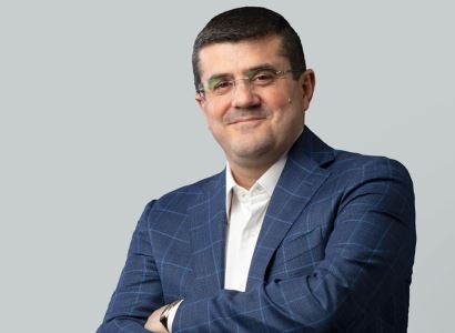 Arayik Haroutyunyan takes first decision as Karabakh President