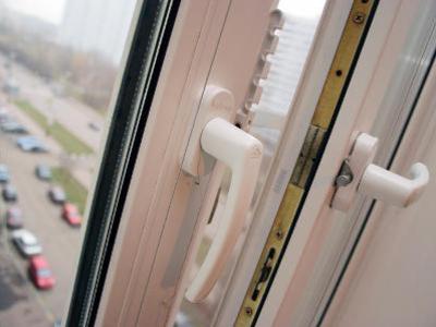 В Ереване 30-летний индиец выбросился из окна четвертого этажа