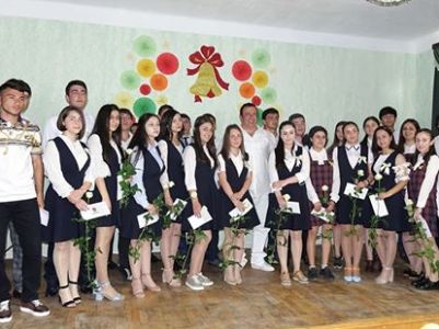 «Մեր երկրի ապագան բանիմաց երիտասարդների ձեռքերում է. Գագիկ Ծառուկյանը շնորհավորել է շրջանավարտներին