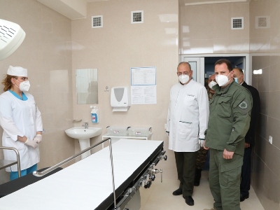 Armenian defense minister visits Central Clinical Military Hospital (PHOTOS)