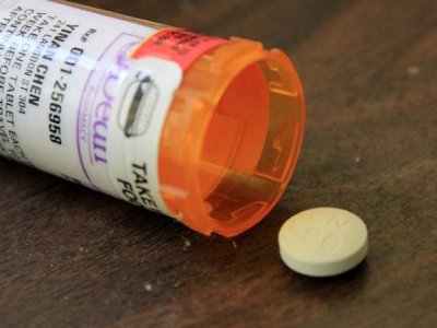 France bans hydroxychloroquine as treatment for COVID-19 patients