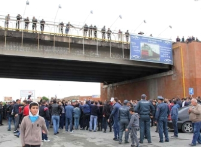 Girl, 14, jumps off bridge in Armenia’s Armavir