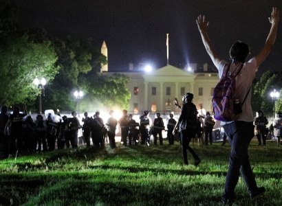 Protestors clash with Secret Service near White House