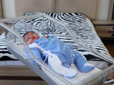«Էրեբունի» ԲԿ-ում 5 կգ 600 գ քաշով ծնված Դավիթը ընտանիքի 6-րդ երեխան է (ֆոտո)