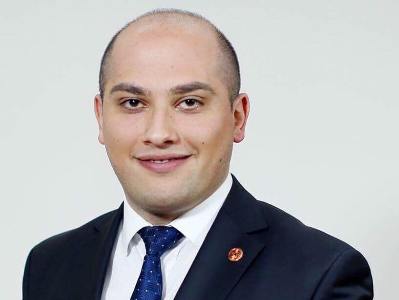 Ոչ աշխատանքային, անառողջ մթնոլորտի պատճառով հեռանում եմ քաղաքապետարանից. ՀՀԿ անդամ